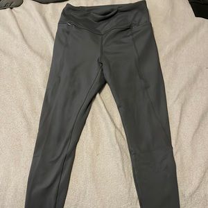 WORN- SIZE SMALL- DARK GRAY DANSKIN THERMAL LEGGINGS WITH POCKETS!